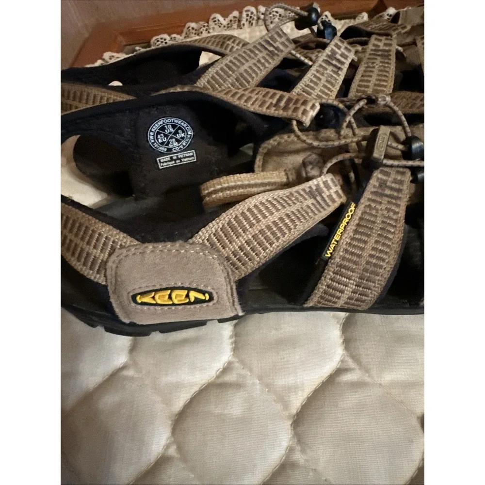 KEEN Closed Toe Water Sandal H2 Men's‎ Size 10 Worn Twice Excellent Condition